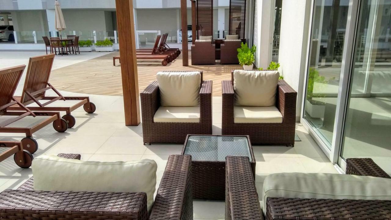 Apartamento Frente Para A Piscina A Uma Quadra Da Praia Florianopolis Exterior photo